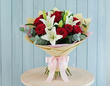 Букет цветов из:  Лилии и Розы в Силикатном