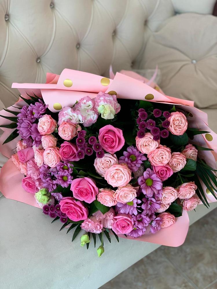 Букет цветов из: Хризантемы, Розы и Лизиантусы в Силикатном