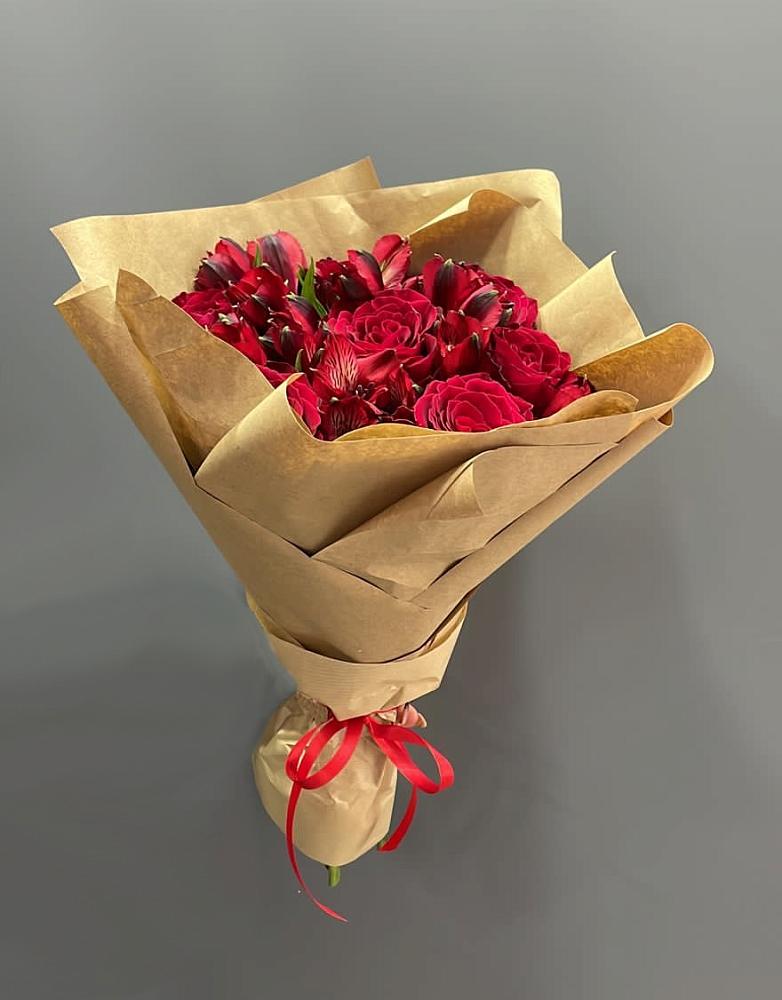 Букет цветов из: Альстромерии и Розы в Силикатном