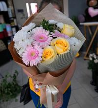 Букет цветов из:  Герберы, Розы и Хризантемы в Силикатном