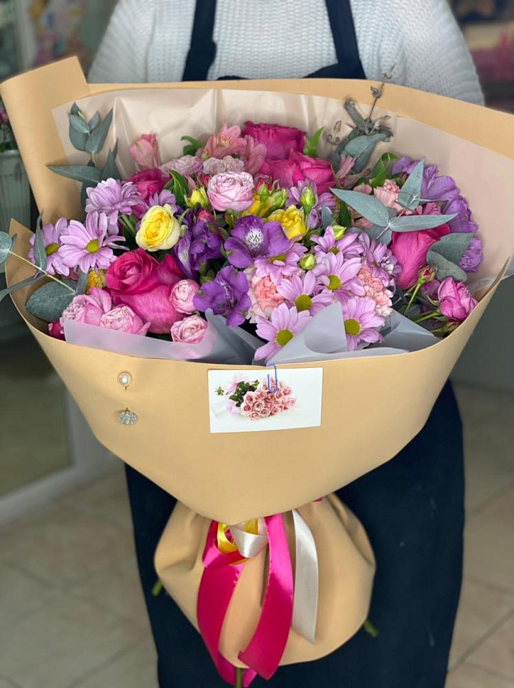 Букет цветов из: Хризантемы, Гвоздики и Альстромерии в Силикатном