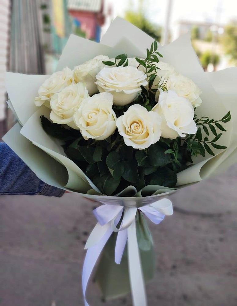 Букет Белые розы Проуд в Силикатном