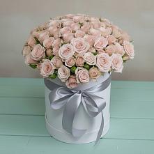 Цветочная композиция из Розы в шляпной коробке в Силикатном