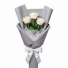 Букет 3 белые розы в Силикатном