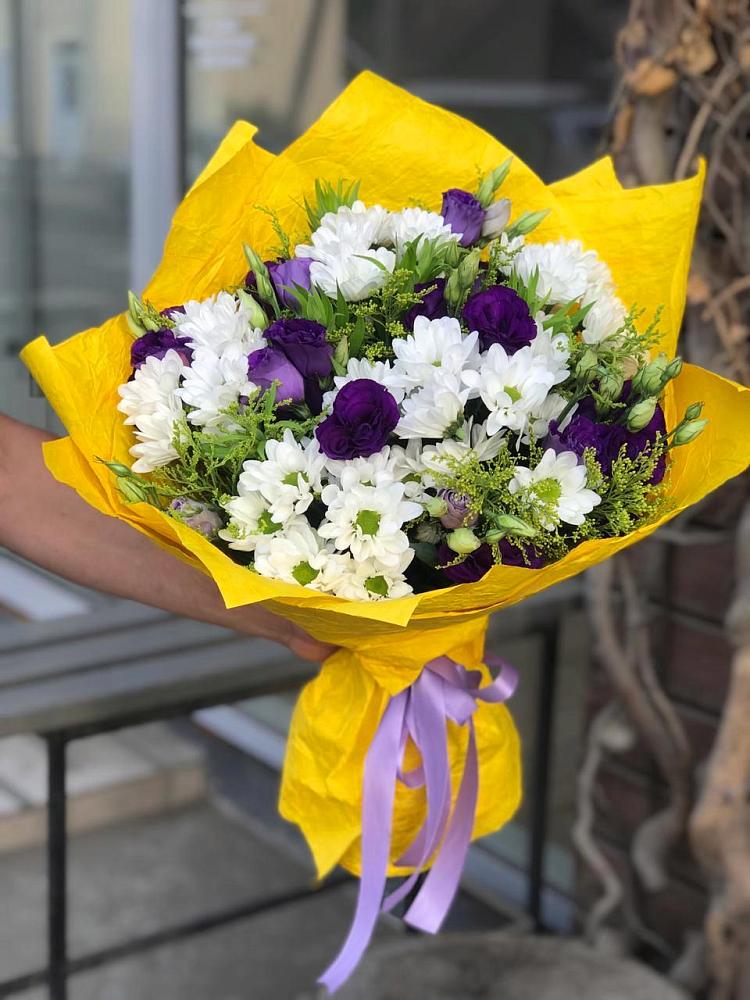 Букет цветов из: Ирисы, Хризантемы и Ромашки в Силикатном