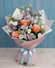 Букет цветов из:  Лизиантусы, Розы, Альстромерии и Гипсофила в Силикатном