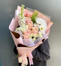 Букет цветов из:  Хризантемы и Розы в Силикатном