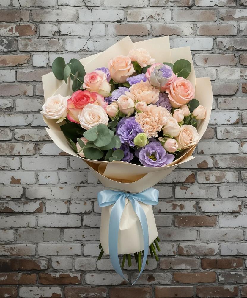 Букет цветов из: Розы, Лизиантусы и Гвоздики в Силикатном