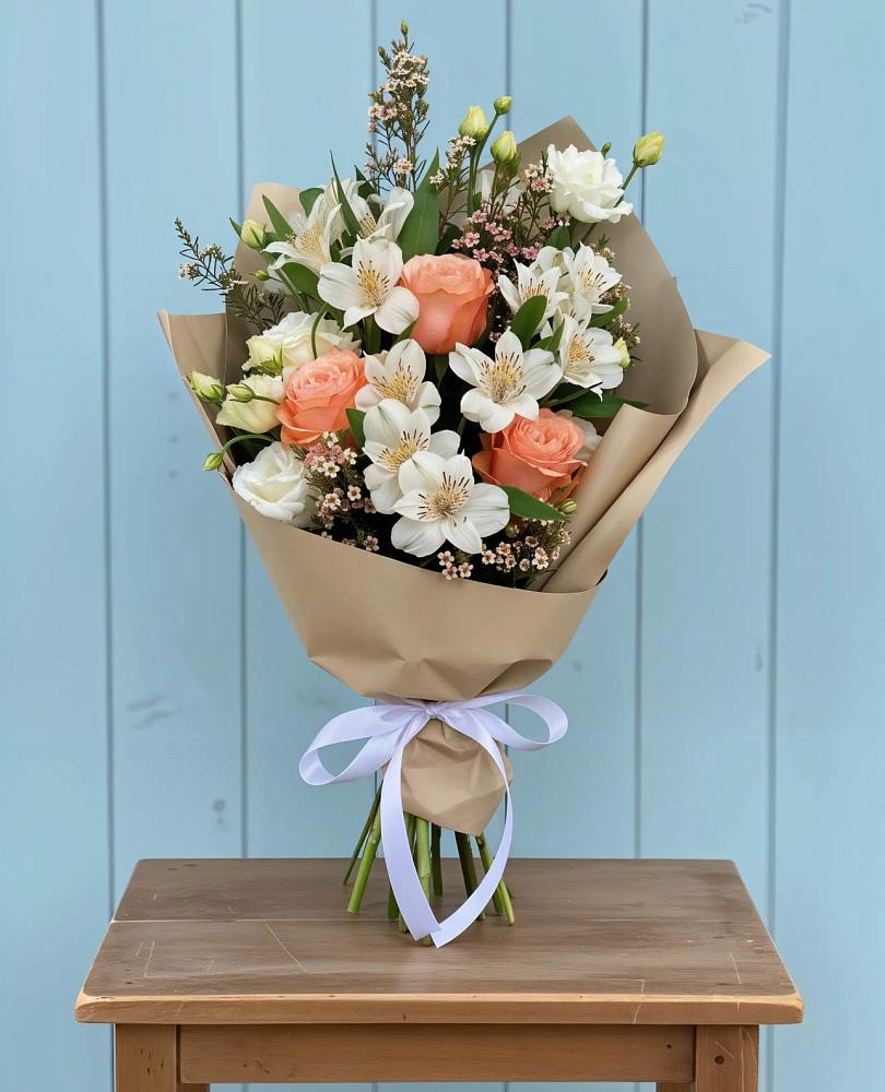 Букет цветов из: Альстромерии, Лизиантусы, Розы и Хризантемы в Силикатном